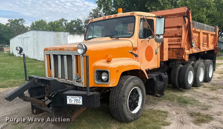 1997 International 2674 dump truck - ER2291