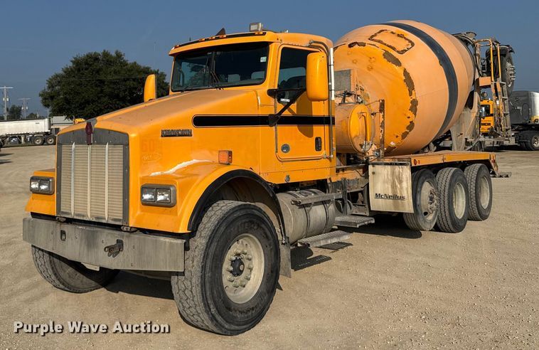 2011 Kenworth W900 ready mix truck - ER2333