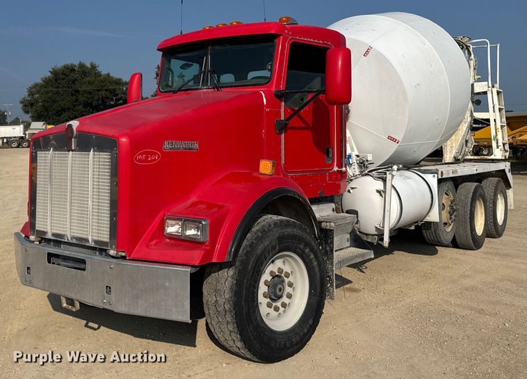 2007 Kenworth T800 ready mix truck - ER2334