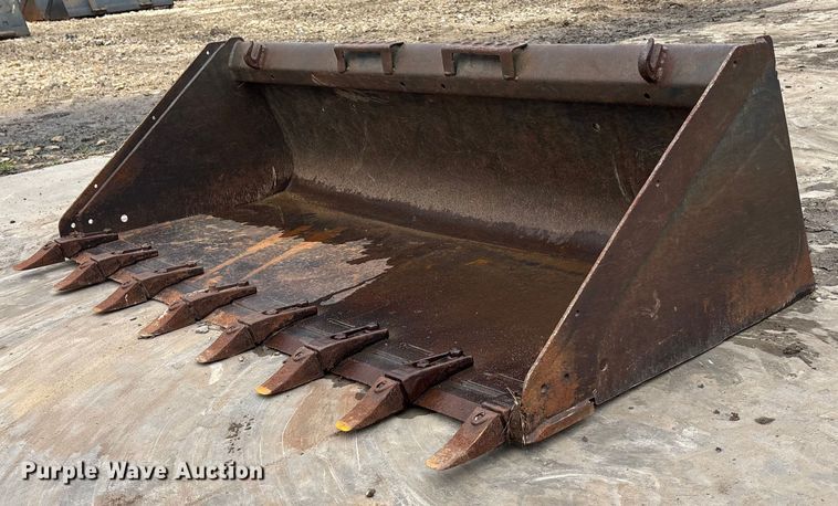 Bobcat 72" W skid steer bucket - ET4502