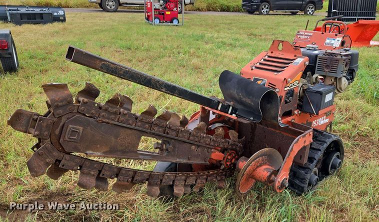 2013 Ditch Witch RT12 trencher - EU3557
