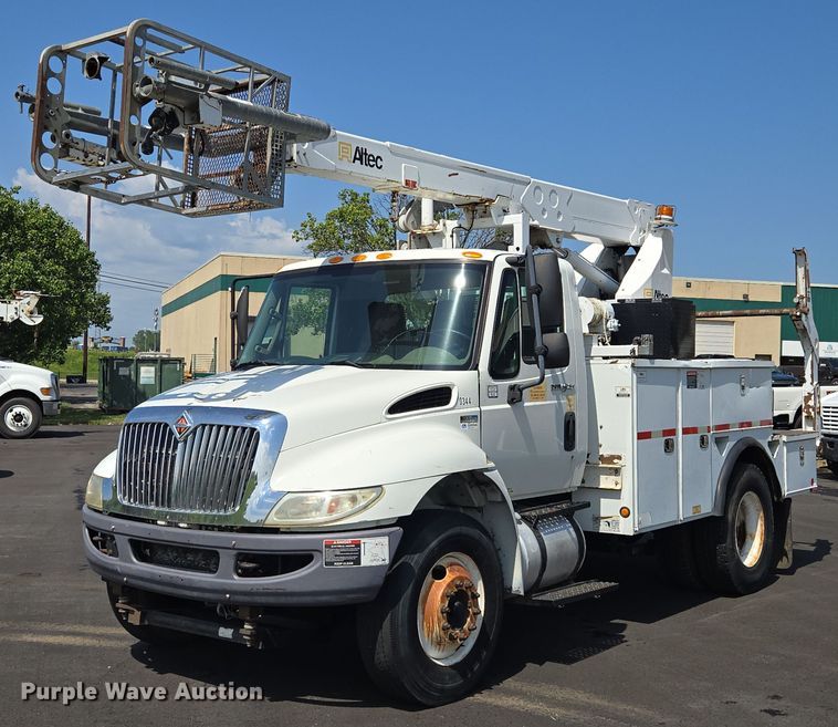 2012 International DuraStar 4300 cable placer bucket truck - EV1579