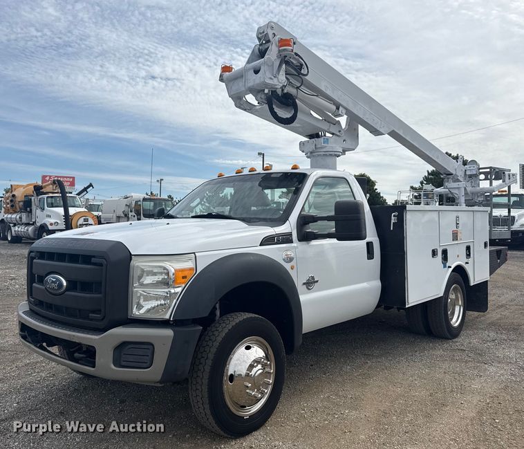 2012 Ford F550 Super Duty bucket truck - NU9576