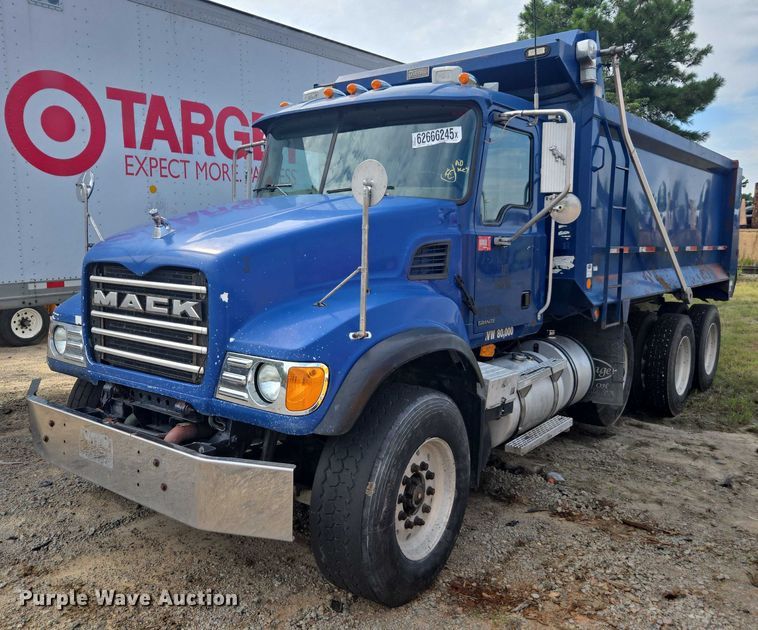 2005 Mack Granite CV713 dump truck - YA0686