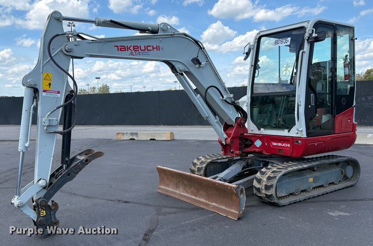 2019 Takeuchi TB240  mini excavator - YA0952