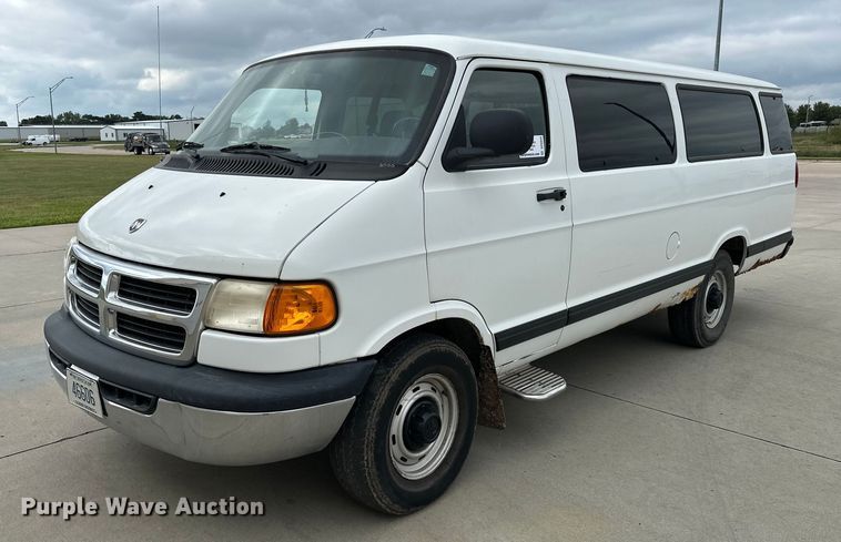 2000 Dodge Ram Wagon van - DP8844