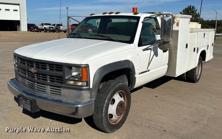 2000 Chevrolet C3500 utility bed pickup truck - DU1276