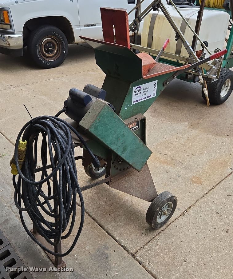 W-W A-E wood chipper - DU6765