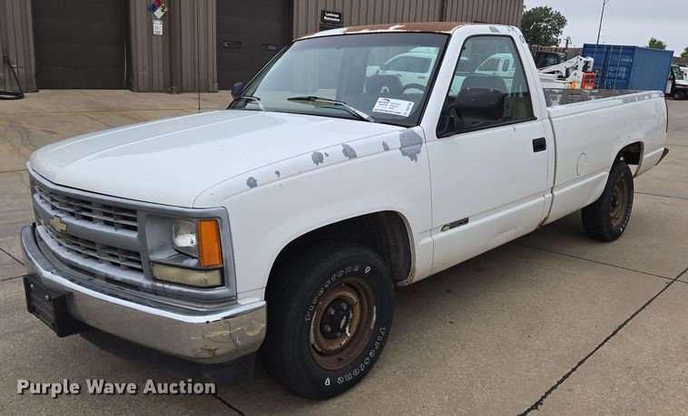 1994 Chevrolet C1500 W/T pickup truck - DU6769