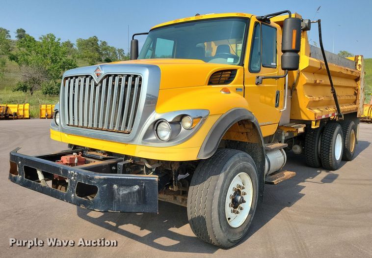 2012 International  7500 dump truck - DX7269