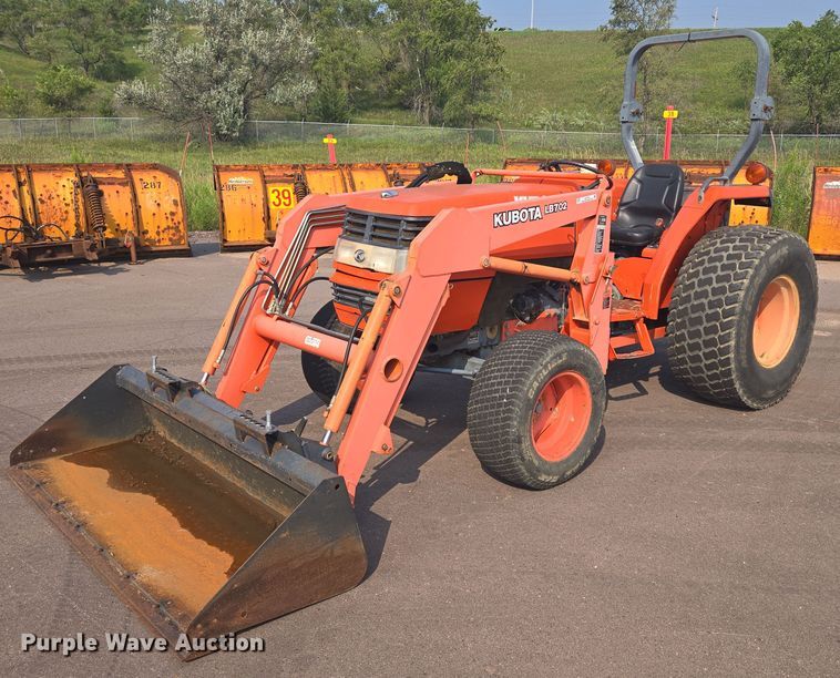 2003 Kubota MX5000E tractor - DX7270