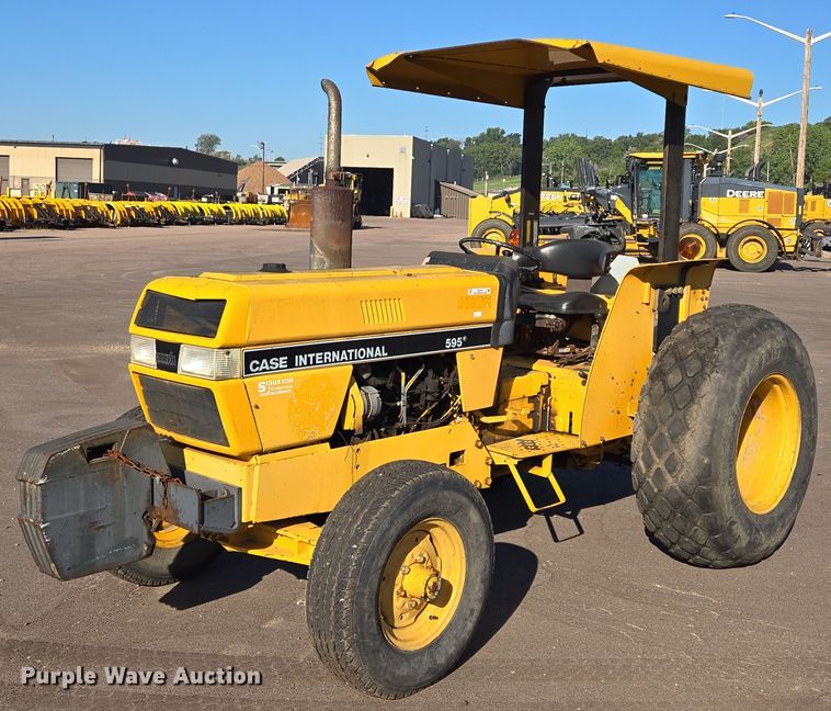 1991 Case International 595 tractor - DX7271