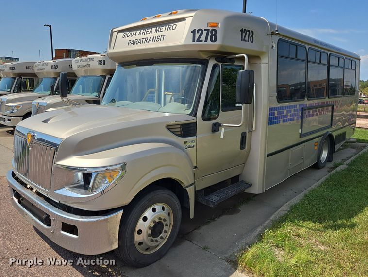 2013 IC shuttle bus - DX7301