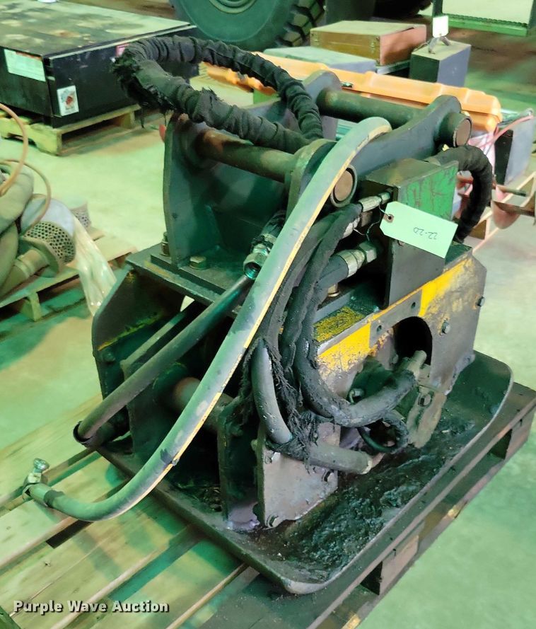 Excavator plate compactor - DX7354