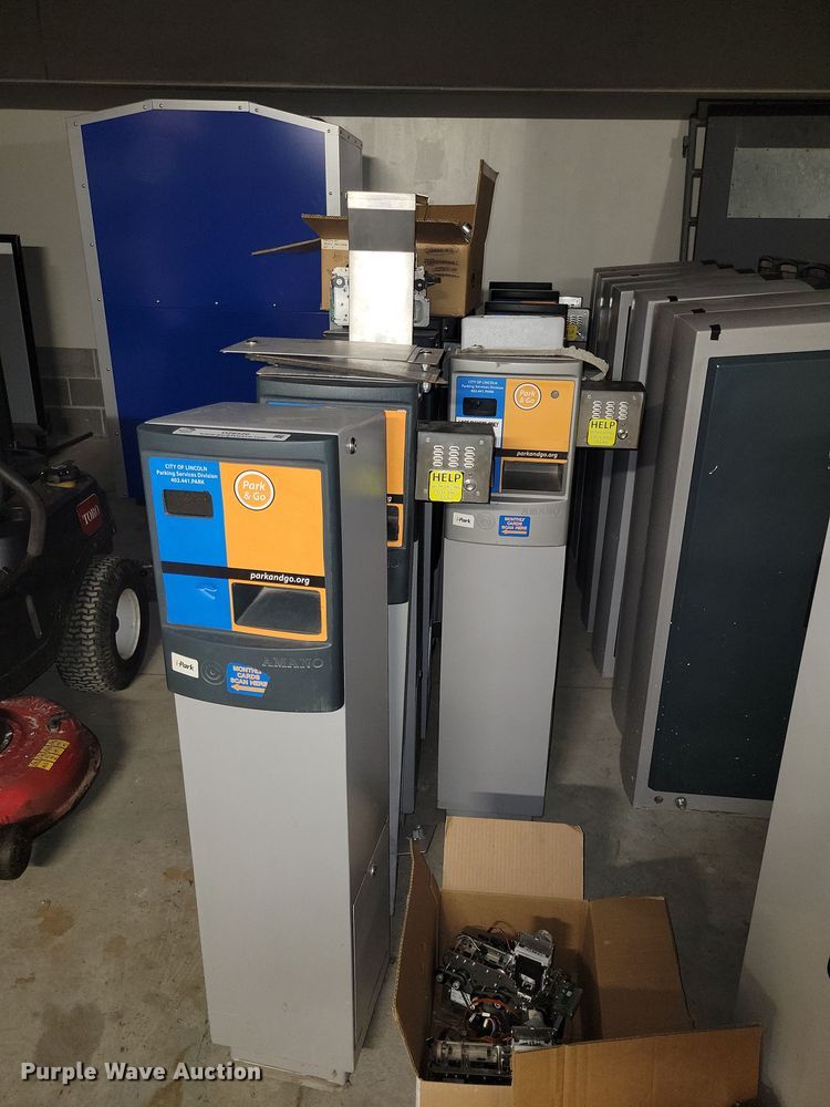 (16) Amano parking garage ticket machine - DZ6526