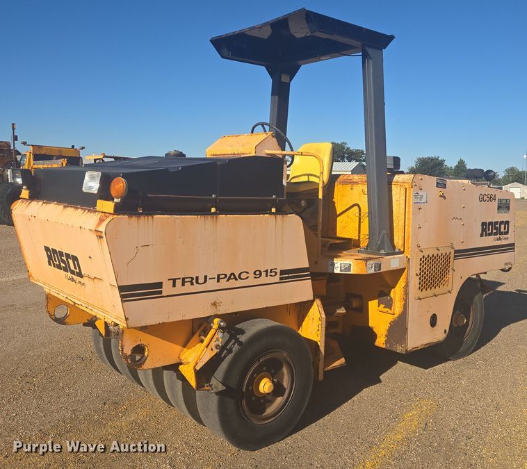 Roscoe Tru-Pac 915 pneumatic roller - EB1010
