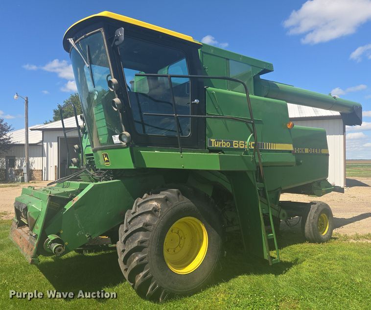 1983 John Deere Turbo 6620  combine - EB1014