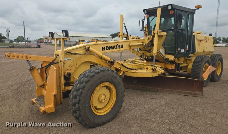 2000 Komatsu GD650A motor grader - EB1019