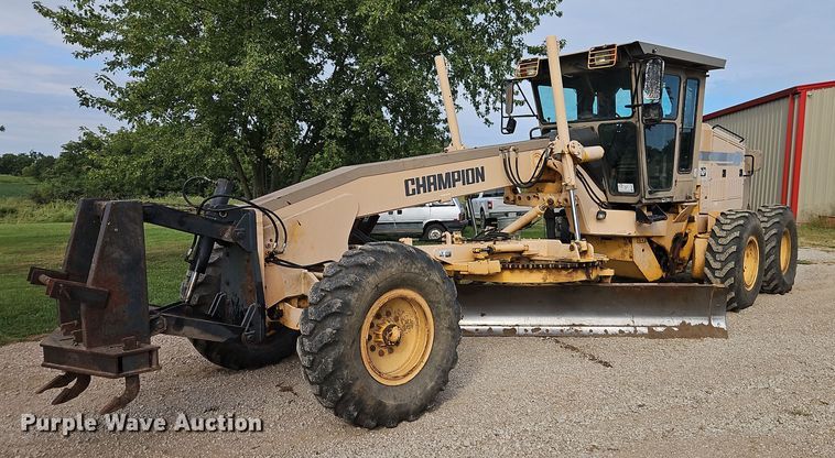 2000 Champion 720A VHP motor grader - EB8271