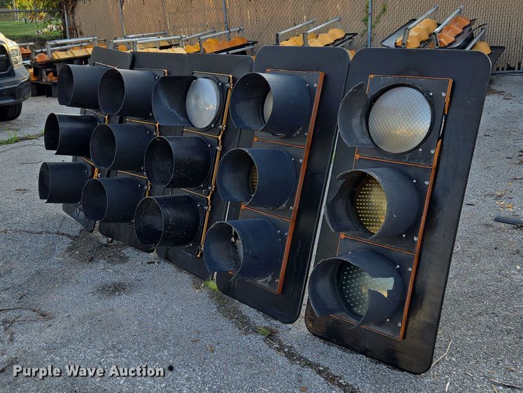 (5) traffic lights - EG8196