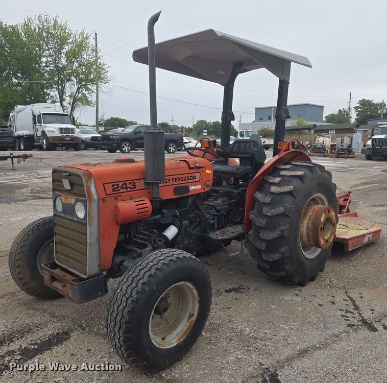 Massey Ferguson 243 tractor - EG8228