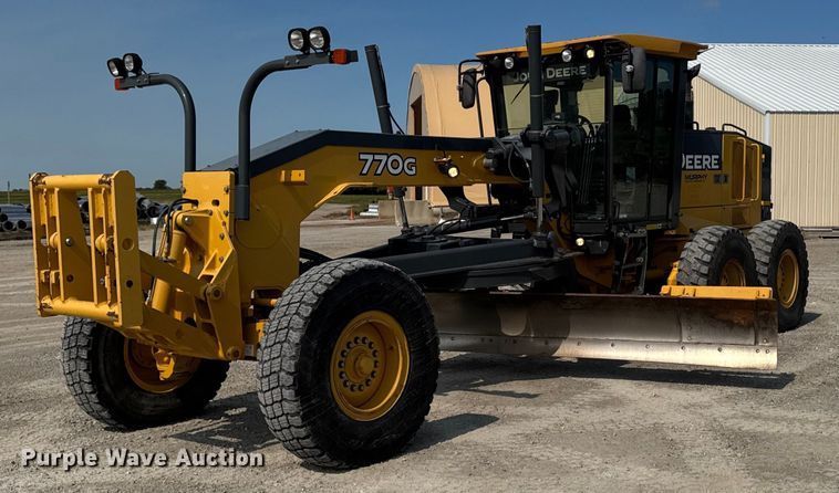 2010 John Deere 770G motor grader - EM2347