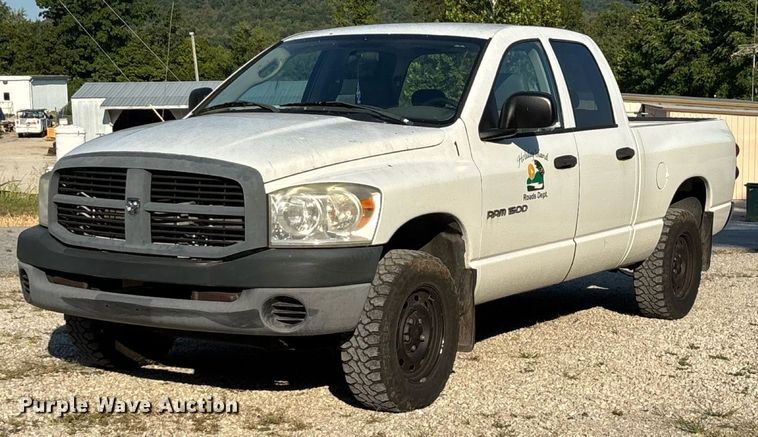 2007 Dodge Ram 1500 Quad Cab pickup truck - EN5526