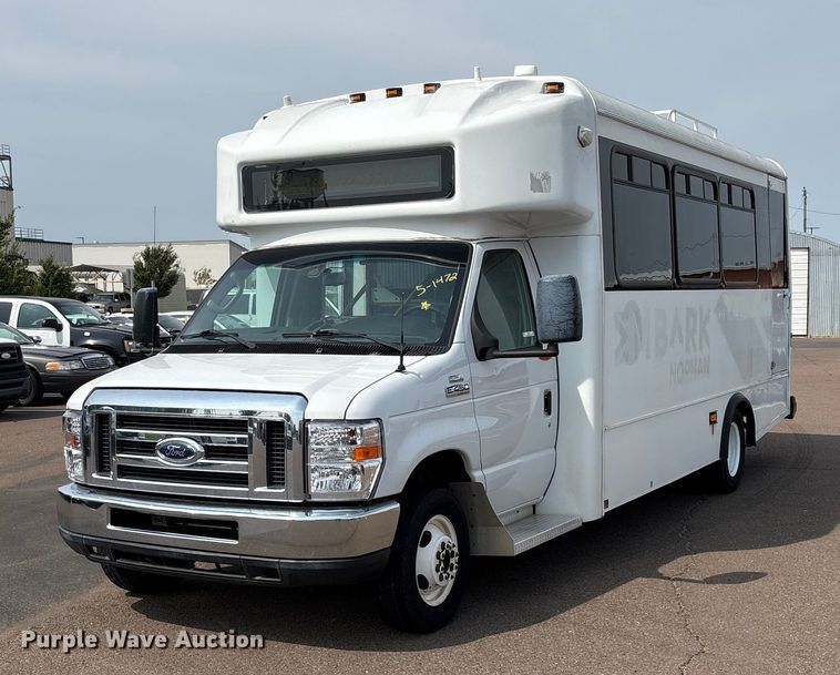2014 Ford E450 Super duty shuttle bus - EU4576