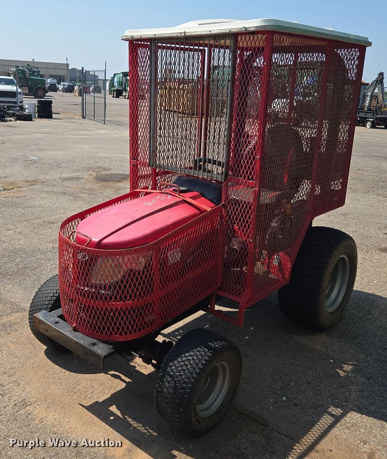 Mahindra eMax 22L MFWD tractor - EU4591