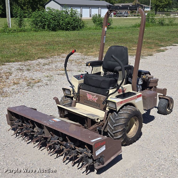 2010 Grasshopper 729BT6 ZTR lawn mower - EV1687