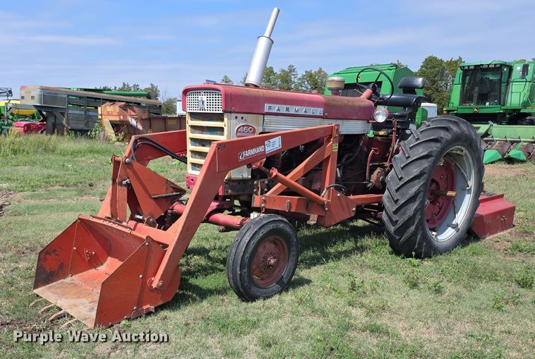 1960 Farmall 460 tractor - EF3795