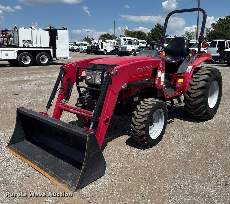 2017 Mahindra 1626H MFWD tractor - EG6167