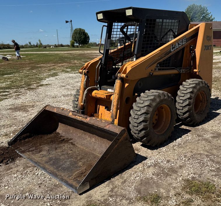2002 Case 70XT skid steer loader - EM2329