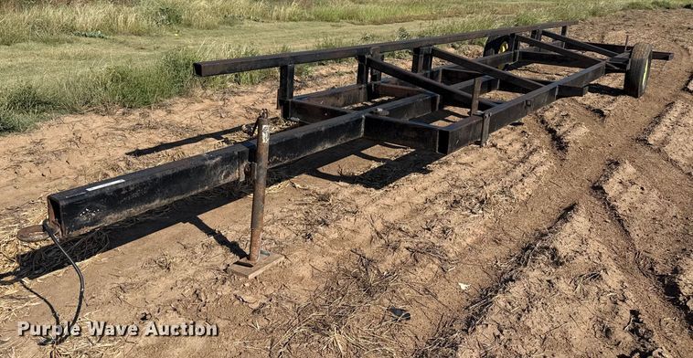 Header trailer - EP0586