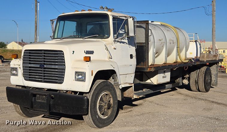 1993 Ford LN8000 flatbed truck - EV1621