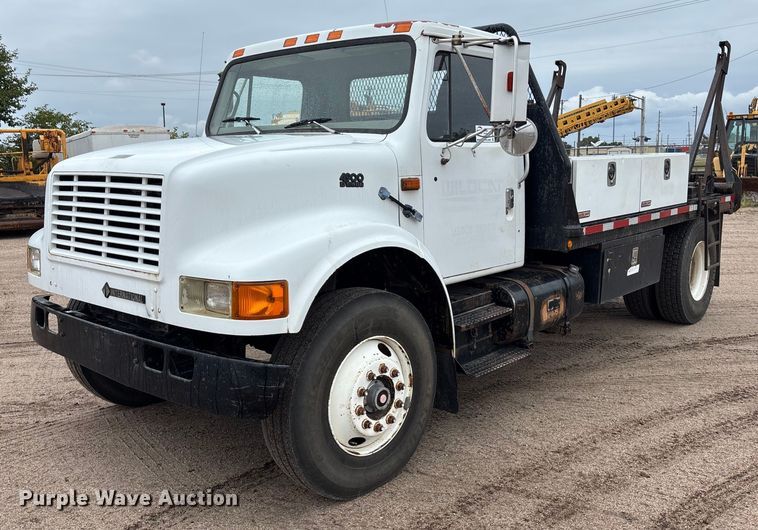 1996 International 4900 reel truck - DT3425
