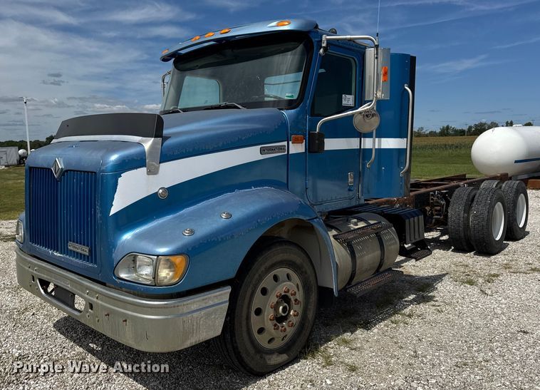 2001 International  9100i truck cab and chassis - DW6554