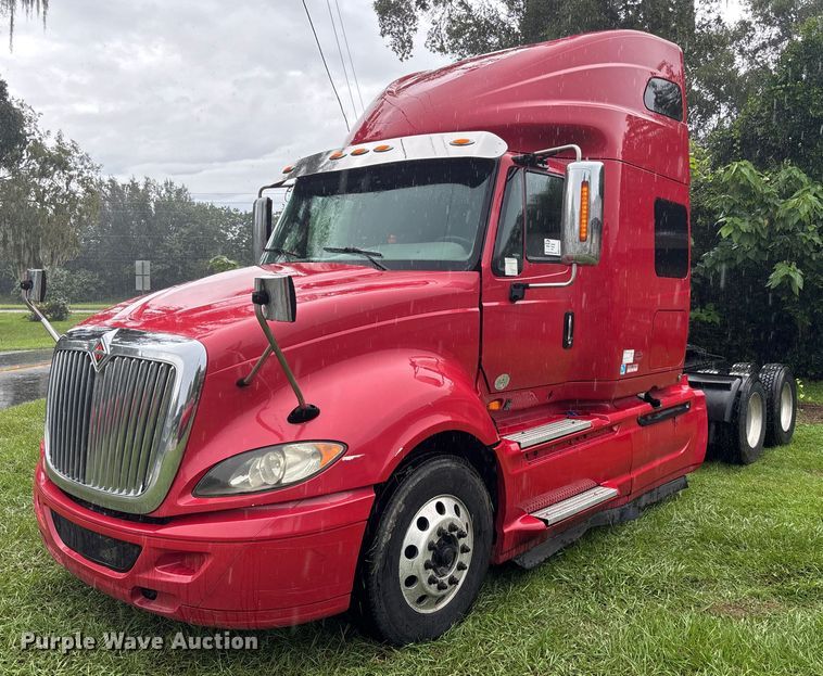 2017 International ProStar semi truck - EC3774