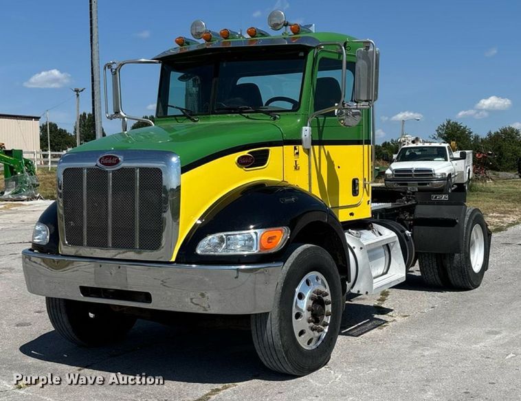 2012 Peterbilt 337 semi truck - ED2211