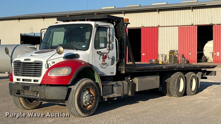 2011 Freightliner Business Class M2 rollback truck - ED5880