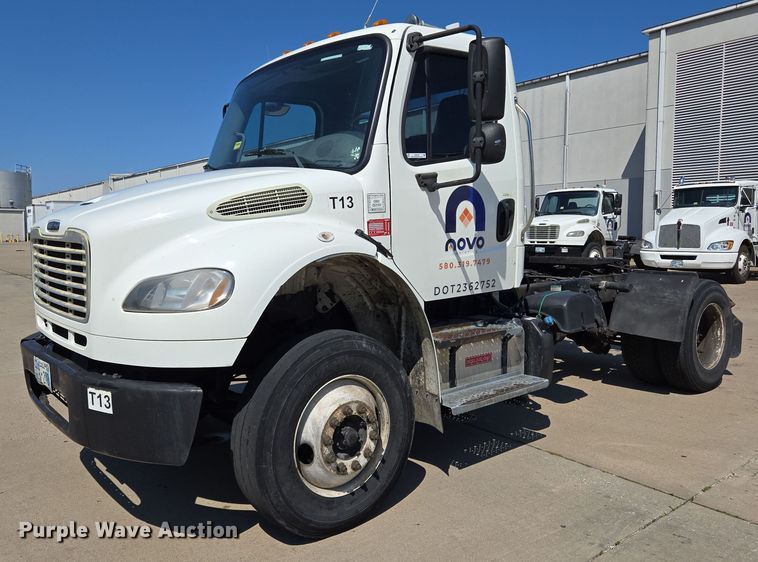 2013 Freightliner Business Class M2 semi truck - EM0636