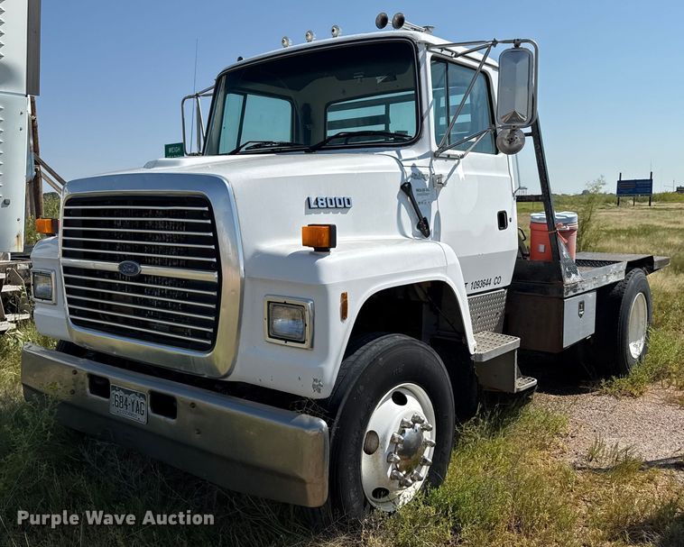 1996 Ford LN8000 flatbed truck - EP0520