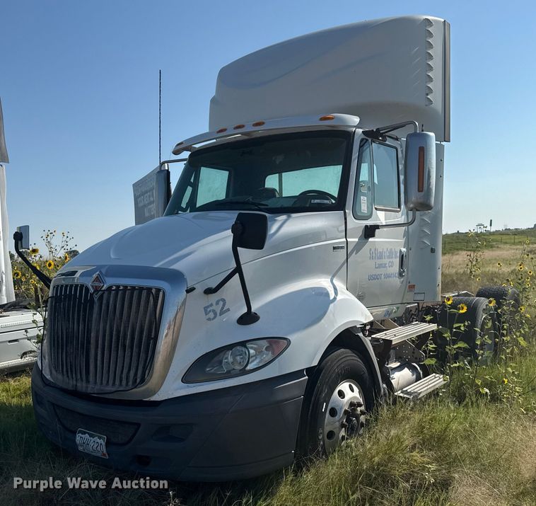2013 International Prostar semi truck - EP0521