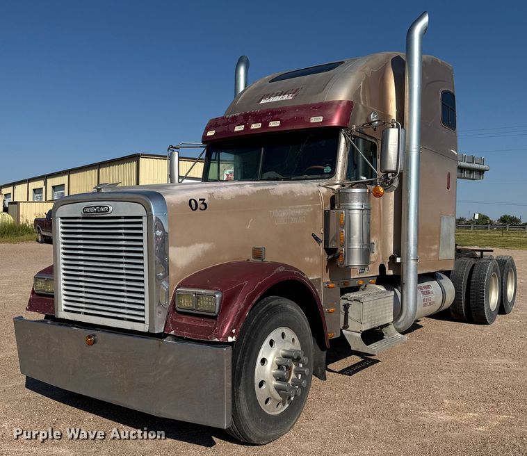 2001 Freightliner Conventional semi truck - EP0522