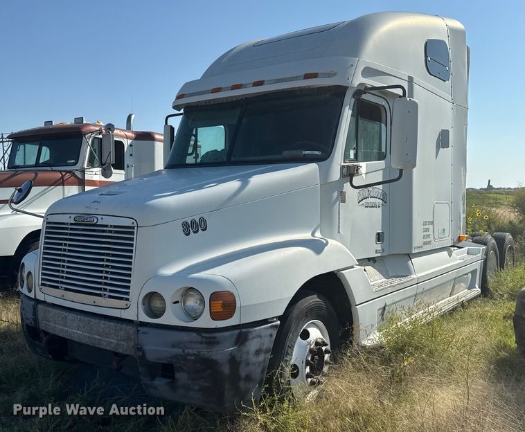 1999 Freightliner Century Class semi truck - EP0525