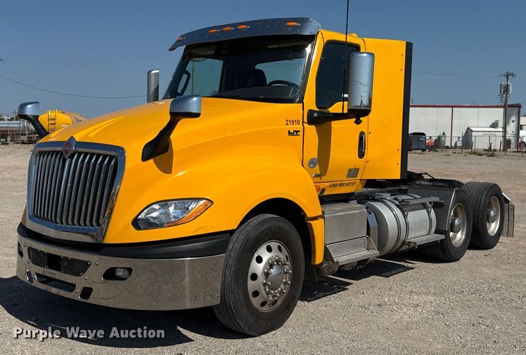 2021 International LT625 semi truck - EU2209