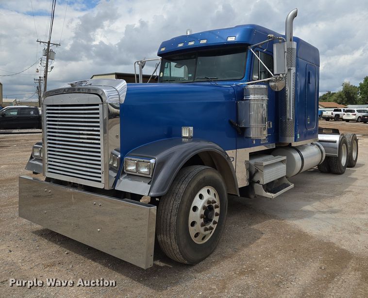 2008 Freightliner FLD132 semi truck - EU3650