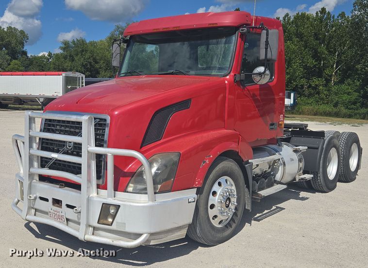 2007 Volvo VNL semi truck - EV1617