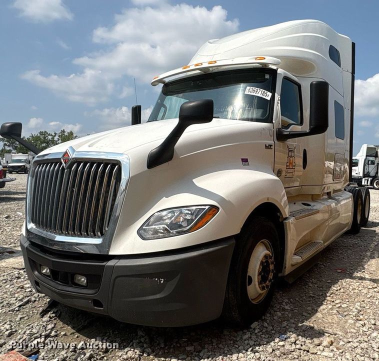 2018 International LT625 semi truck - YA0702