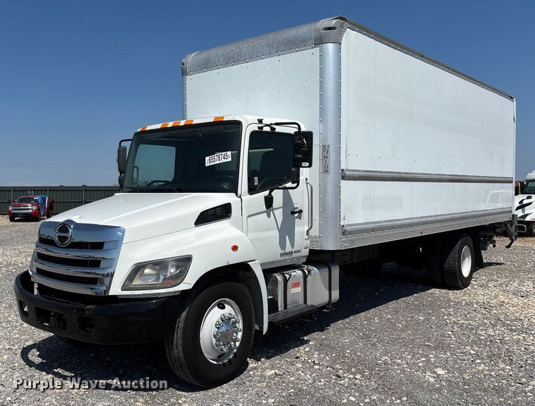 2019 Hino 268 box truck - YA0747